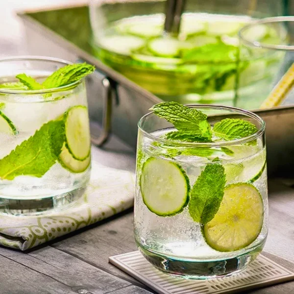 Agua Detox de Pepino y Hierbabuena